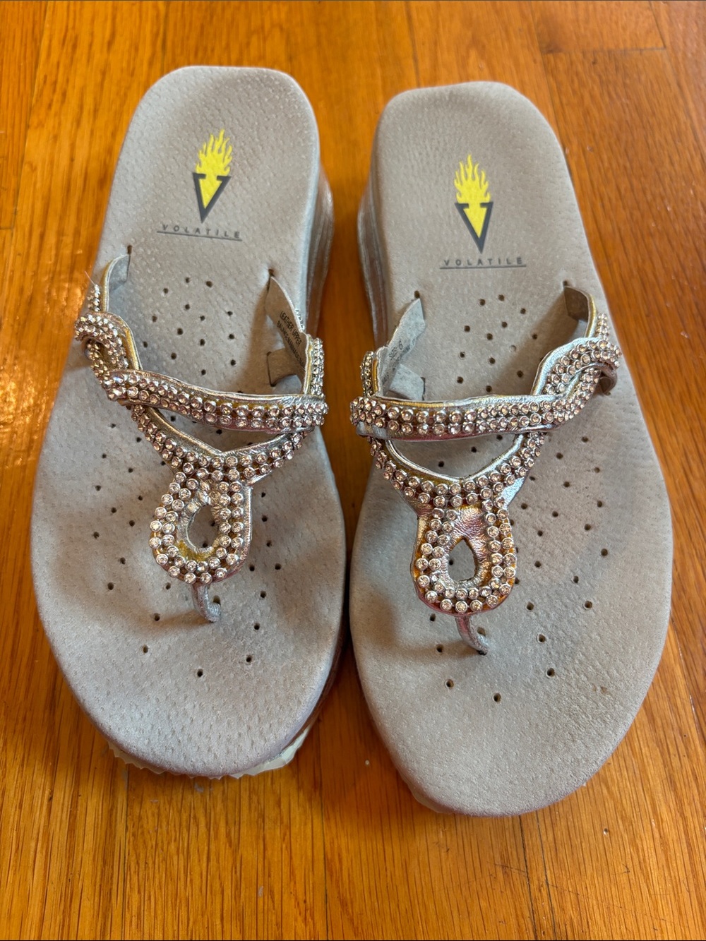Volatile Silver Rhinestone Embellished Small Wedge Flip Flop Sandal Crocodile 6